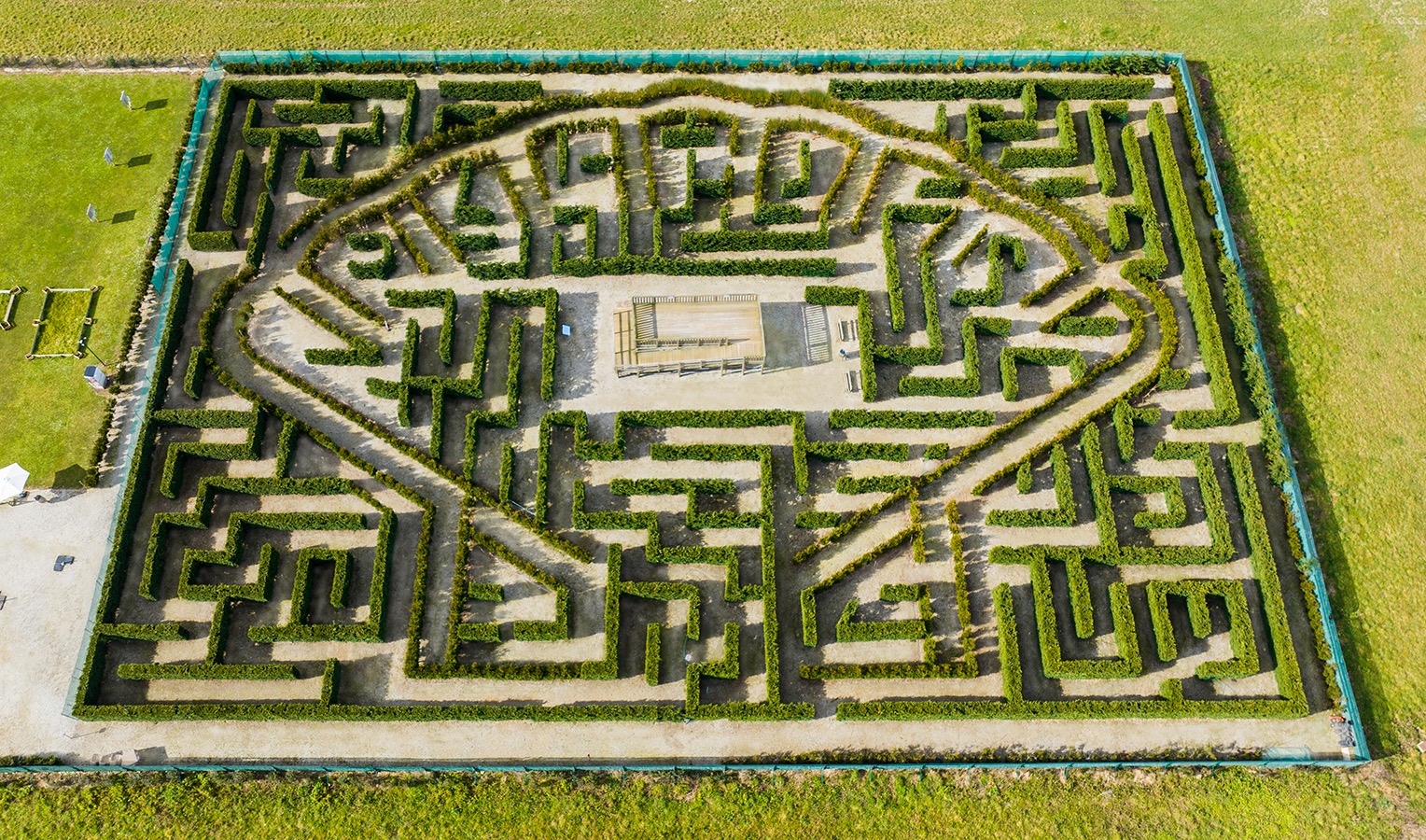 Aquí podéis ver el laberinto a vista de dron