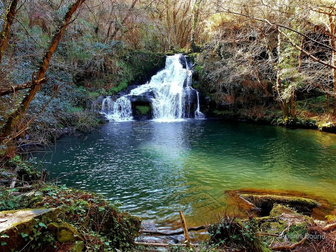 Ribadeo también tiene espectaculares paisajes de montaña. Infinidad de rutas y sendas con rincones como el pozo do lexoso o  el monte de Santa Cruz, tanto en bici como andando hay mucho del interior para descubrir.